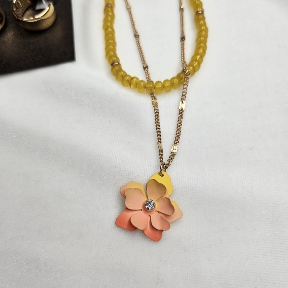 Women's Jewelry Set Lot of 3 Pieces Earrings Necklace Gold Tone Floral All NEW - Picture 2 of 8